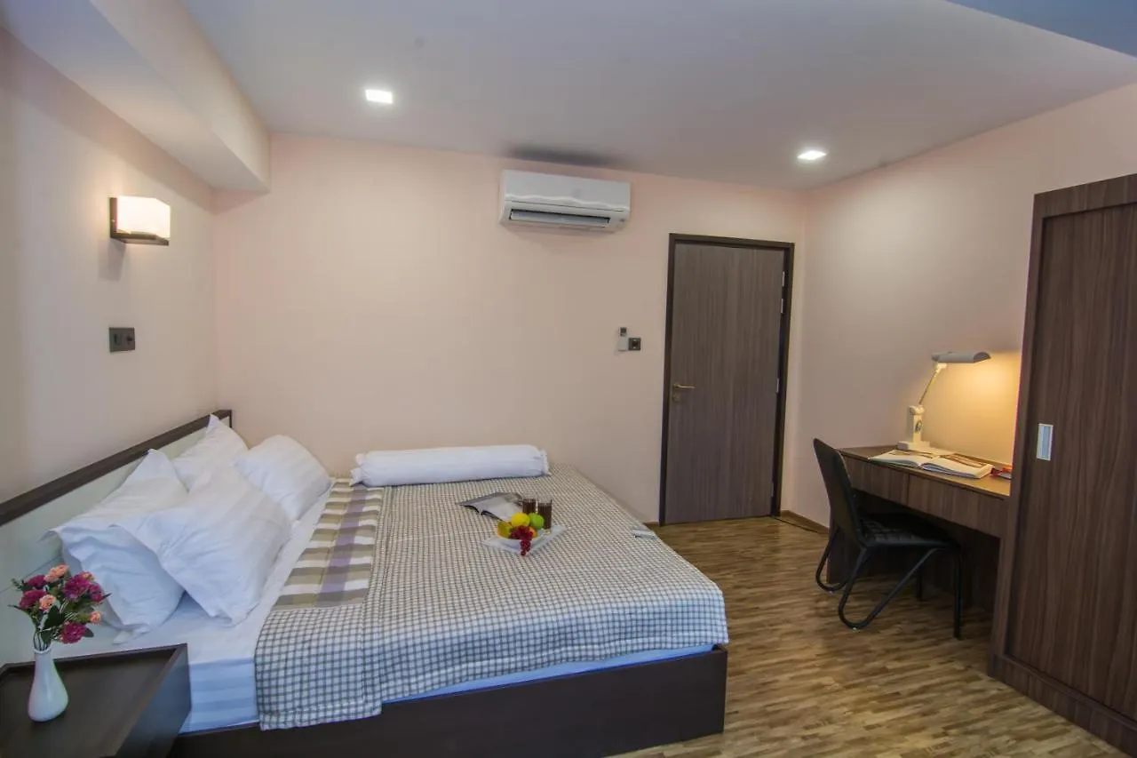 Rose Villa Hotel & Service Apartment